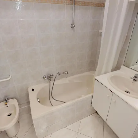 Grand 2p Climatise, Terrasse, Parking, Centre Menton, Commerces & Plages A Pied - Fr-1-196-189 Apartment