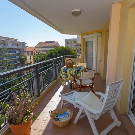 Grand 2p Climatise, Terrasse, Parking, Centre Menton, Commerces & Plages A Pied - Fr-1-196-189 Апартаменты *